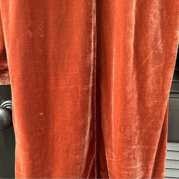 Forever 21 Women’s Lush Rust Velvet Long Coat, Perfect for the Holidays, Size Sm - Picture 10 of 12